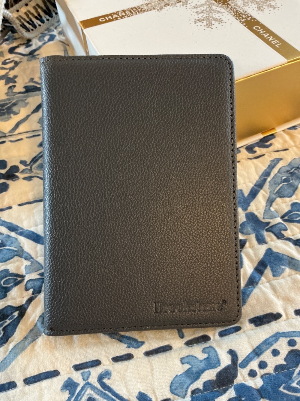 Travelon Boho Cresent Crossbody - Picture 13 of 14